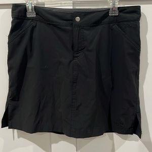 The North face skort size 8